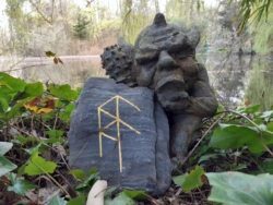 Runes of wisdom bronwereld 12