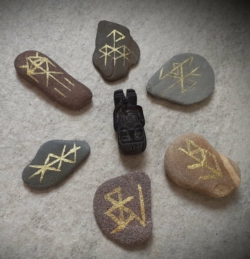 Runes of wisdom bronwereld 15